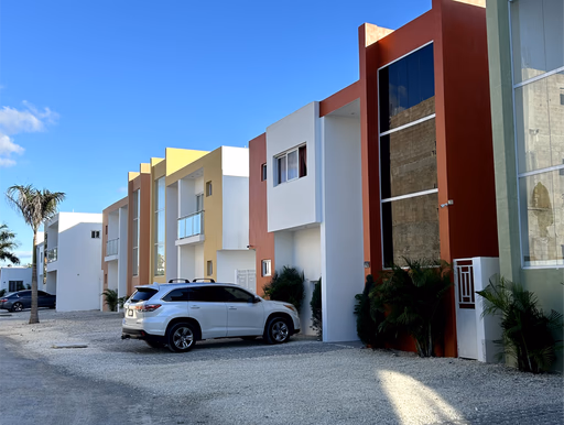 Exterior 3